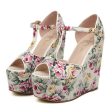 Party Floral Print and T-Strap Design Women s Wedge Heel Sandals WHITE Hot on Sale