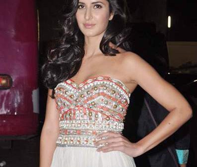 5009 Katrina Kaif s white off shoulder gown outfit set Online Sale