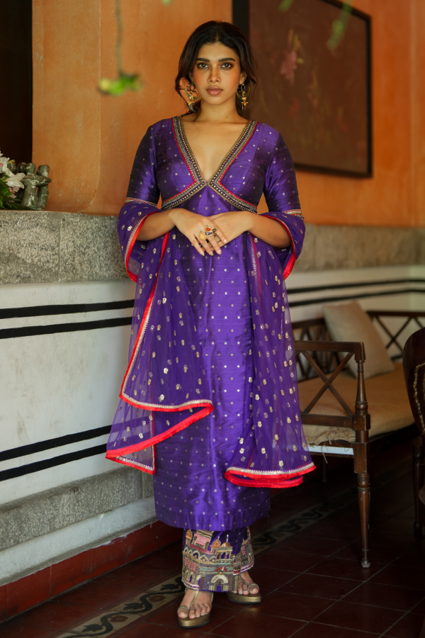 DUSHARA VIJAYAN IN  ISHAKPASHA (PURPLE) on Sale